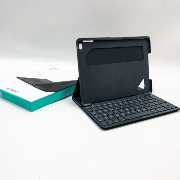 Logitech italienische QWERTY-Leinwand-Tastaturhülle für iPad Air 2 Carbon Black