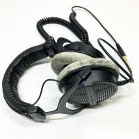 beyerdynamic DT 990 PRO einseitig kabelgebundener Over-Ear-Studiokopfhörer für Mixing, Mastering und Editing mit 250 Ohm