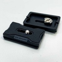 1/4-inch thread camerastative quick-change assembly plate...