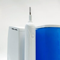 Oral-B Mundpflege-Station: Oral-B PRO 900 elektrischer Bürstengriff + Oxyjet Sprinkler mit Braun Technologie, 4 Oxyjet Aufsätze, 2 Ersatzbürsten