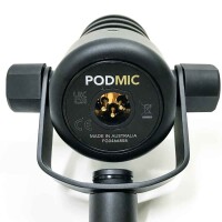 RØDE PodMic Dynamisches Mikrofon mit Rundfunkqualität mit integrierter Schwenkhalterung für Podcasting, Streaming, Spiele und Sprachaufnahmen, XLR , Schwarz