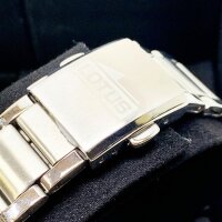 LOTUS Herrenuhr 15959 Minimalistisches silbernes 316l-Edelstahlgehäuse. Silbernes 316l-Edelstahlarmband
