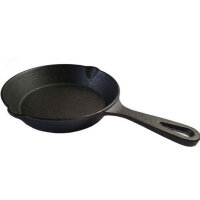 Gusseisen Grillpfännchen Ø 15,5 cm mit Servierbrett, ideal für BBQ und Ofengerichte, hitzebeständig und langlebig.