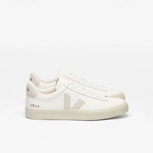 VEJA Campo Leather, EU 45, sneakers, white, made of leather, sustainable materials, sporty and stylish.
