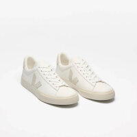 VEJA Campo Leather, EU 45, sneakers, white, made of leather, sustainable materials, sporty and stylish.