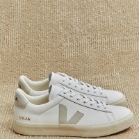 VEJA Campo Leather, EU 45, sneakers, white, made of leather, sustainable materials, sporty and stylish.