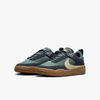 NIKE Day One Skate, size 37.5, sneakers, blue/green/brown, stylish skate shoes for comfort and performance.