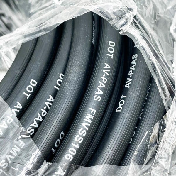 BQ105 1/8 ID brake hose, 120m, rubber, including accessories, robust and durable, ideal for braking applications.