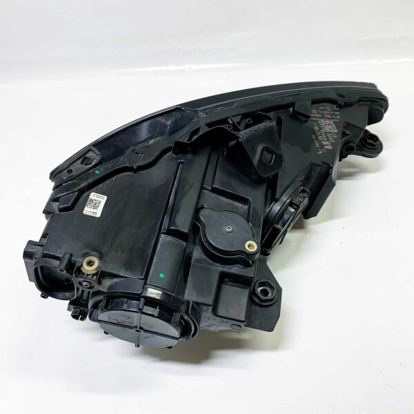 Audi A3 8V0 941 005 H, Headlight Left, defective bracket, scratches, used, ideal for spare parts.