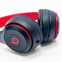 Beats Solo3 On-Ear Headphones, wireless, black/red, high sound quality, long battery life, integrated microphone.