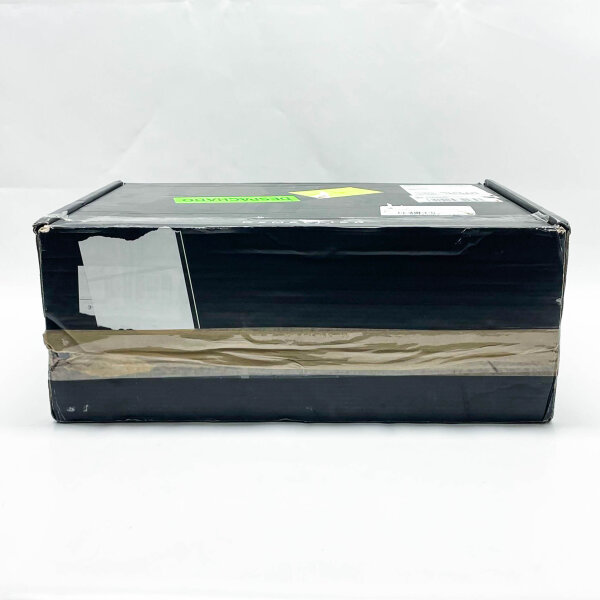 DeMellier The New York, Off-White, leather bag, grained, stylish design, versatile, elegant accessory.