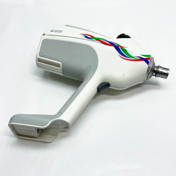 FreVAX needle-free vaccination device for piglets, battery-free, hygienic, precise dosage, easy to use.