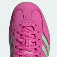 Adidas GAZELLE, EUR 41⅓, Low-top sneakers, classic style, comfortable fit, durable upper, ideal for indoor use.
