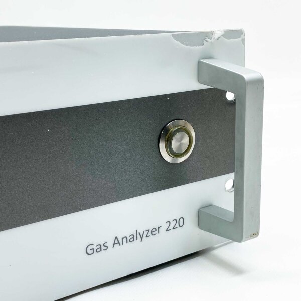 Fresenius Gas Analyzer 220, 230V, 50Hz, 860mA, 200 VA, IP22, Baujahr 2018, präzise Gasanalysen.