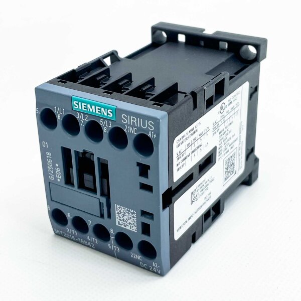 SIEMENS 3RT2016-1BB42, motor contactor, 400V, 4kW, reliable protection for electric motors, compact design.
