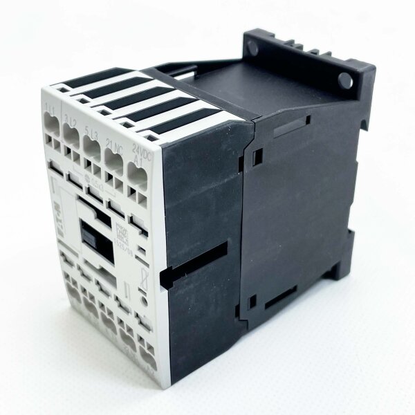 Eaton DILM7-01-PI, power contactor, 24 VDC, 15W25, compact design, high switching capacity, reliable control.