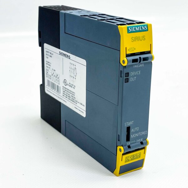 SIEMENS SIRIUS, 3SK1111-2AB30, safety switching device, 4kV, 300V, high safety, compact design.