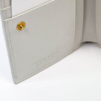 Bottega Veneta Ledergeldbörse, faltbar, Druckknopfverschluss, cremeweiß, kompaktes Portemonnaie 9,5x14,5cm