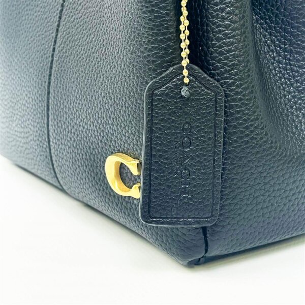 COACH Lana Shoulder Bag 23, Umhängetasche, Leder, Schwarz, elegantes Design, verstellbarer Riemen, kompakt