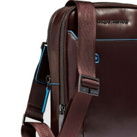 Piquadro shoulder bag in mahogany leather, with detachable shoulder strap, small bag, elegant, for everyday and business use