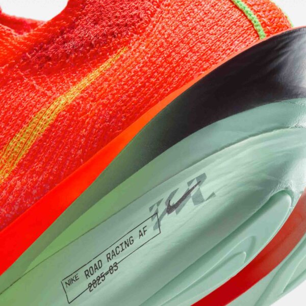 Nike Alphafly 3 Womens Running Shoe EUR 42.5, Sneakers, ultra-lightweight, responsive, breathable, ideal for competitions
