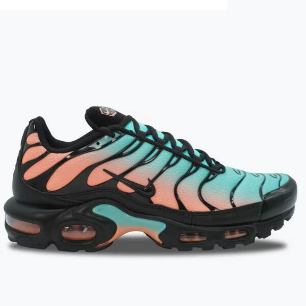 Nike Air Max Plus TN Sneaker, Gr. 40, sportlicher Freizeitschuh, atmungsaktiv, markantes Design, bequeme Dämpfung