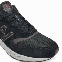 New Balance 880 walking shoes, size 42.5, breathable, cushioned sole, sporty, ideal for long distances
