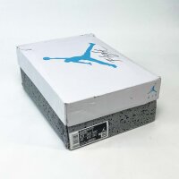Air Jordan 4 Retro, EUR 42, Sneaker, Kult-Design, Leder-Upper, sichtbare Air-Dämpfung, ikonische Flügel-Details, sportlich-modern