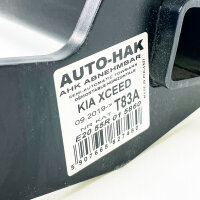 AUTO-HAK detachable towbar for Kia XCEED, model number not specified, with scratches, without original packaging
