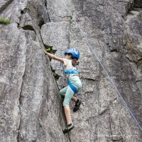 Petzl Ouistiti C068AA00 Kinder-Klettergurt, Komplettgurt bis 30kg, Hüftumfang 58-70cm, Beinschlaufen 32-40cm