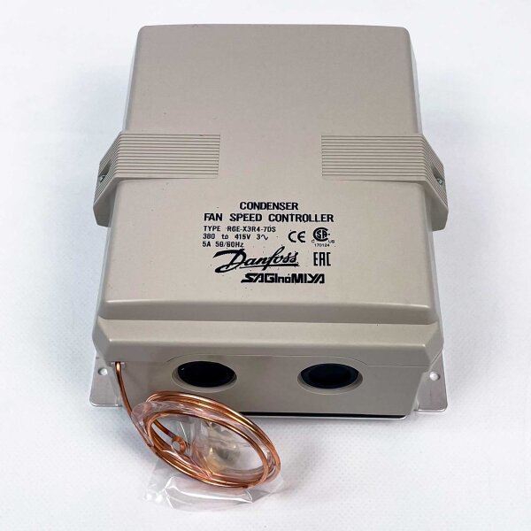 Danfoss Saginomiya RGE-X3R4-7DS speed controller for fans, 380-415V, 5A, 50/60Hz, precise control, robust housing, easy installation, suitable for industrial applications
