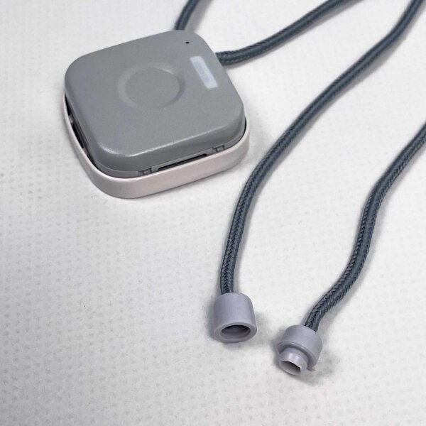 Novo Go kit Standard Hausnotrufsystem – flexibel als Armband oder Halsband tragbar, einfache Bedienung, zuverlässige Notruffunktion für mehr Sicherheit zuhause