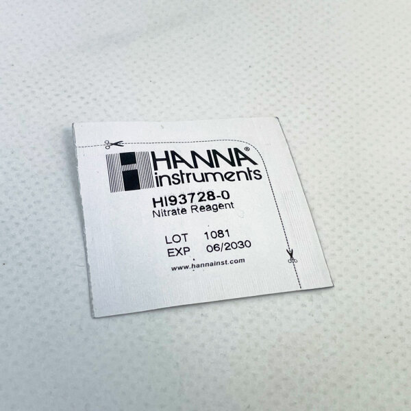 Hanna Instruments HI 93728-01 Reagents, 100 powder packets, for nitrate measurement with photometer, expiry date 06/2030, precise analysis, easy application, compatible with Hanna nitrate photometers