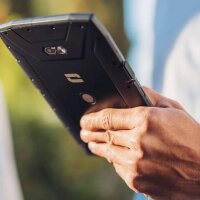 CROSSCALL Core-T5 Outdoor-Tablet/Smartphone, 8" HD Display, 64GB Speicher, Android, 4G LTE, wasserdicht IP68, 13MP Kamera, robustes Design, schwarz