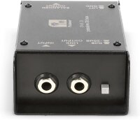 Palmer PAN01 DI-Box passive – Compact DI box, model PAN01, for guitar, bass, keyboard, passive design, robust metal housing, ground lift switch, balanced XLR output, ideal for stage and studio.