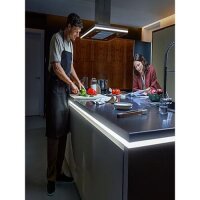 Philips 929004608001 Hue OmniGlow Gradient Lightstrip, 3m, 2700lm, flexibles LED-Band, farbige Lichteffekte, App-Steuerung, dimmbar, smartes Ambiente, kompatibel mit Sprachassistenten, einfache Montage