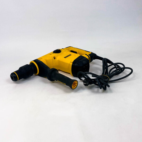DeWalt D25810 Chipping Hammer, 1050 Watt, SDS-Max, low vibration, 7.1 Joules impact energy, for concrete and masonry