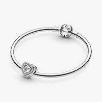 PANDORA Charm-Anhänger Funkelndes Herz aus Silber, eleganter Schmuckanhänger mit funkelnden Details