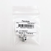 PANDORA Charm-Anhänger Funkelndes Herz aus Silber, eleganter Schmuckanhänger mit funkelnden Details