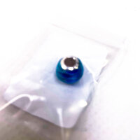 PANDORA Colours Charm aus blauem Murano-Glas, wellenförmig, Silber mit Federringverschluss