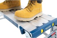 Werner 79023 verstellbare Arbeitsplattform, 136 kg Tragkraft, 10-fach höhenverstellbar 51–76 cm, silber, mit verstellbaren Beinen für unebenen Boden und Treppen