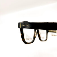 Davidoff DAP144-01 Herren-Sonnenbrille, 53mm Glasbreite, 18mm Stegbreite, 145mm Bügellänge, Titan mit Sonnenclip, Schwarz/Braun