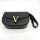 Versace Damen Clutch 45264108, schwarze Lederhandtasche mit goldfarbenem V-Logo, Handgelenkriemen, Schulterriemen