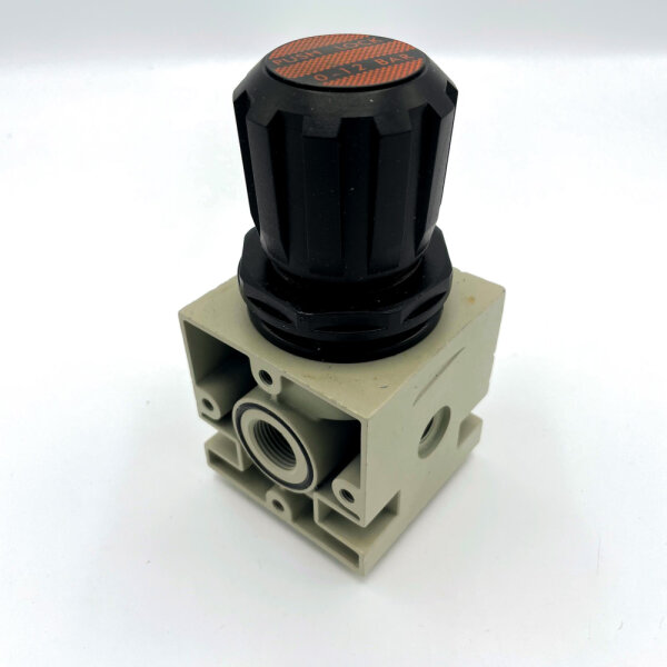 Schneider pressure reducer, pneumatic pressure regulator without manometer, for compressed air systems, precise pressure setting