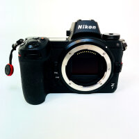 Nikon Z7 Systemkamera, 45,7 MP, Vollformat 35mm BSI CMOS, spiegellos, für Wechselobjektive