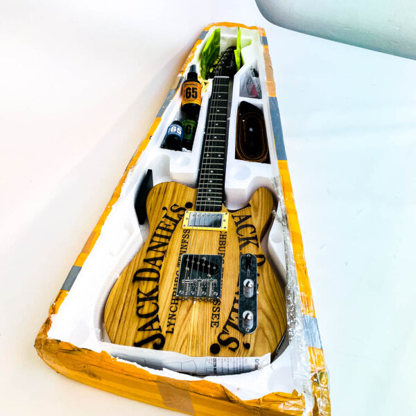 Fender Telecaster US16097257, 6-string electric guitar, Jack Daniel’s design, natural wood/black, limited edition