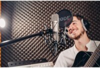 RØDE NT1 Studio Condenser Microphone Set, 1"...
