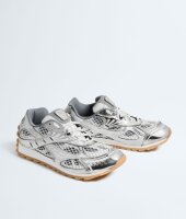 Bottega Veneta Orbit Sneaker, EU 43, silber-weiß, sportlicher Schuh aus Gummi, modernes Design