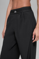 alo Yoga Suit Up Hose, Größe M (8-10), lange Damen-Sporthose, schwarz, elastisch, hoher Bund