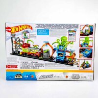Hot Wheels HBY96 City Colour Reveal Car Wash Set, Water Tanks, 1 Colour Change Car, Race Track, Ages 4+